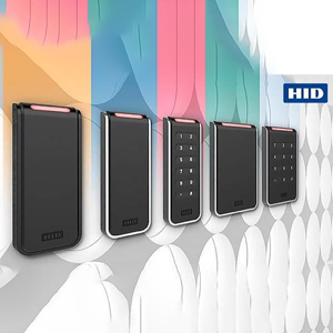 Linha de leitores de proximidade HID, alguns com teclado numérico, para controle de acesso
