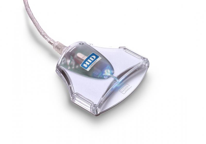 Leitora HID Omnikey 3021 USB transparente com cabo, vista em ângulo sobre fundo branco